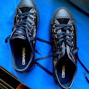 New limited edition beautiful Converse heel shoe.